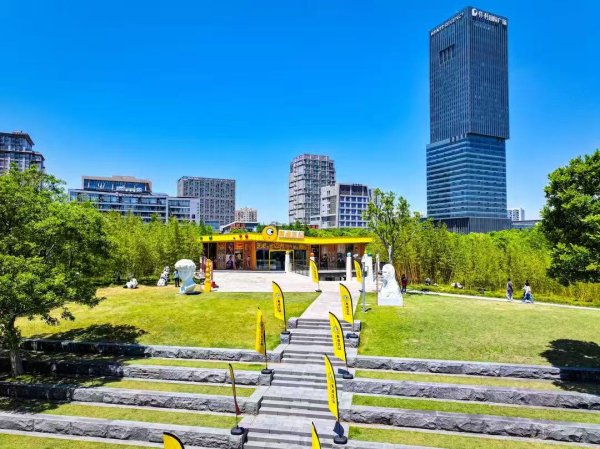 仁信配资 “有点艺思”蜡像馆五一假期，为上海嘉定添新景