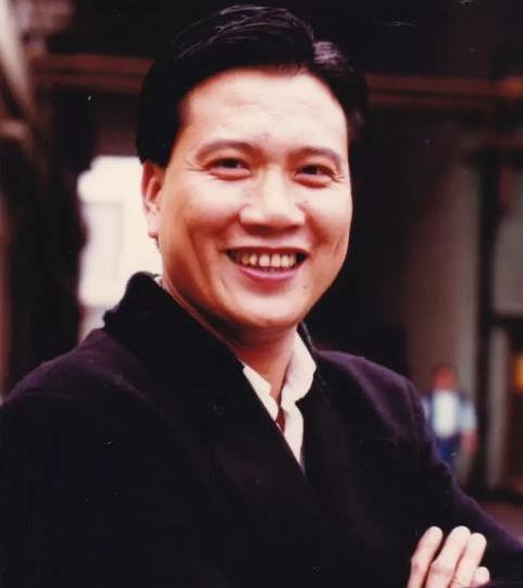 A股策略 穷小子逆袭港片大哥，万梓良3次转折人生，却为何淡出银幕？